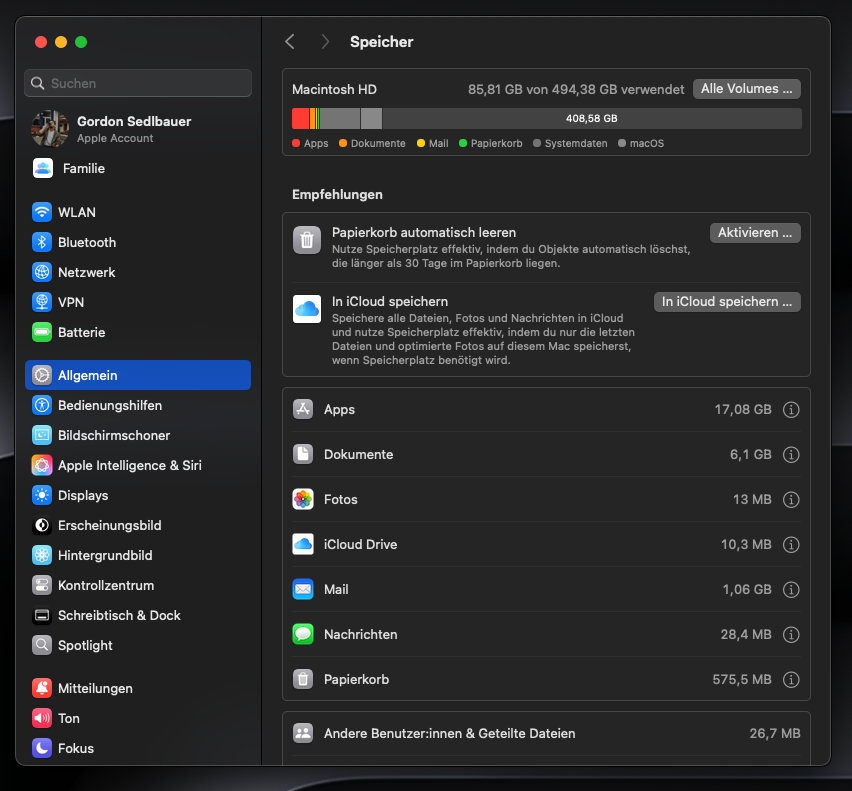 Um festzustellen, ob 256 GB für Ihr MacBook ausreichend sind, überprüfen Sie bitte den derzeit belegten Speicherplatz, indem Sie im Apple-Menü auf Systemeinstellungen > Allgemein > Speicher klicken.