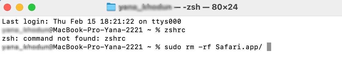 Om Safari van je Mac te verwijderen, moet je eerst `cd /Applications/` invoeren in het Terminal-venster en op de Enter-toets drukken.