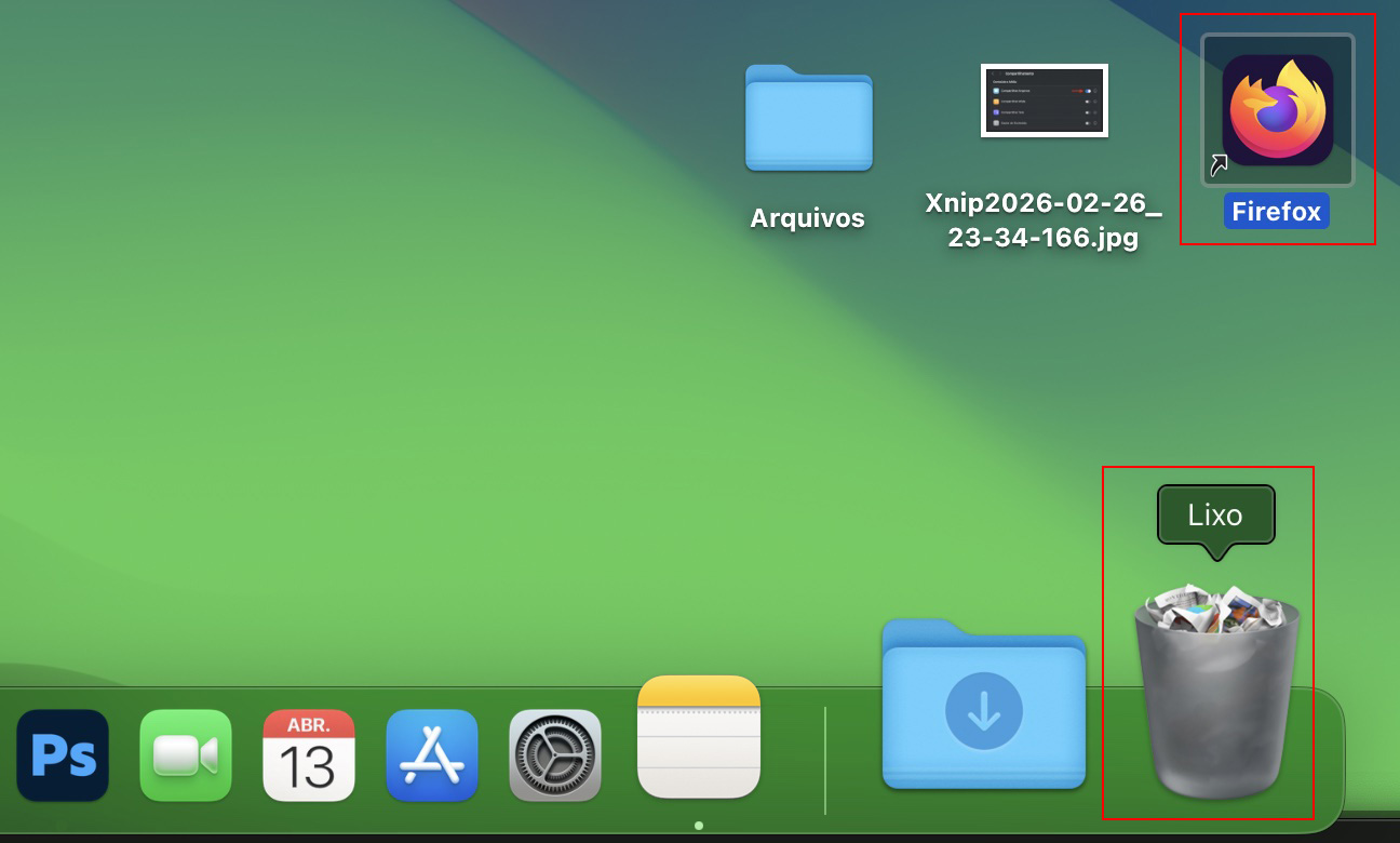 O atalho do Firefox e o ícone da Lixeira estão contornados em vermelho na Mesa do Mac para mostrar o processo de exclusão de um atalho no Mac. Arraste o atalho para a Lixeira para excluí-lo.