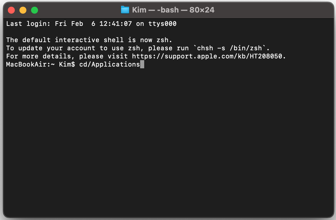 Per eliminare Safari dal Mac tramite Terminale, digita cd /Applications/ e premi il tasto Invio.