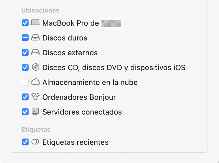En la ventana Ajustes del Finder, asegúrate de ir a la pestaña Barra lateral y selecciona la casilla situada junto a Discos externos.