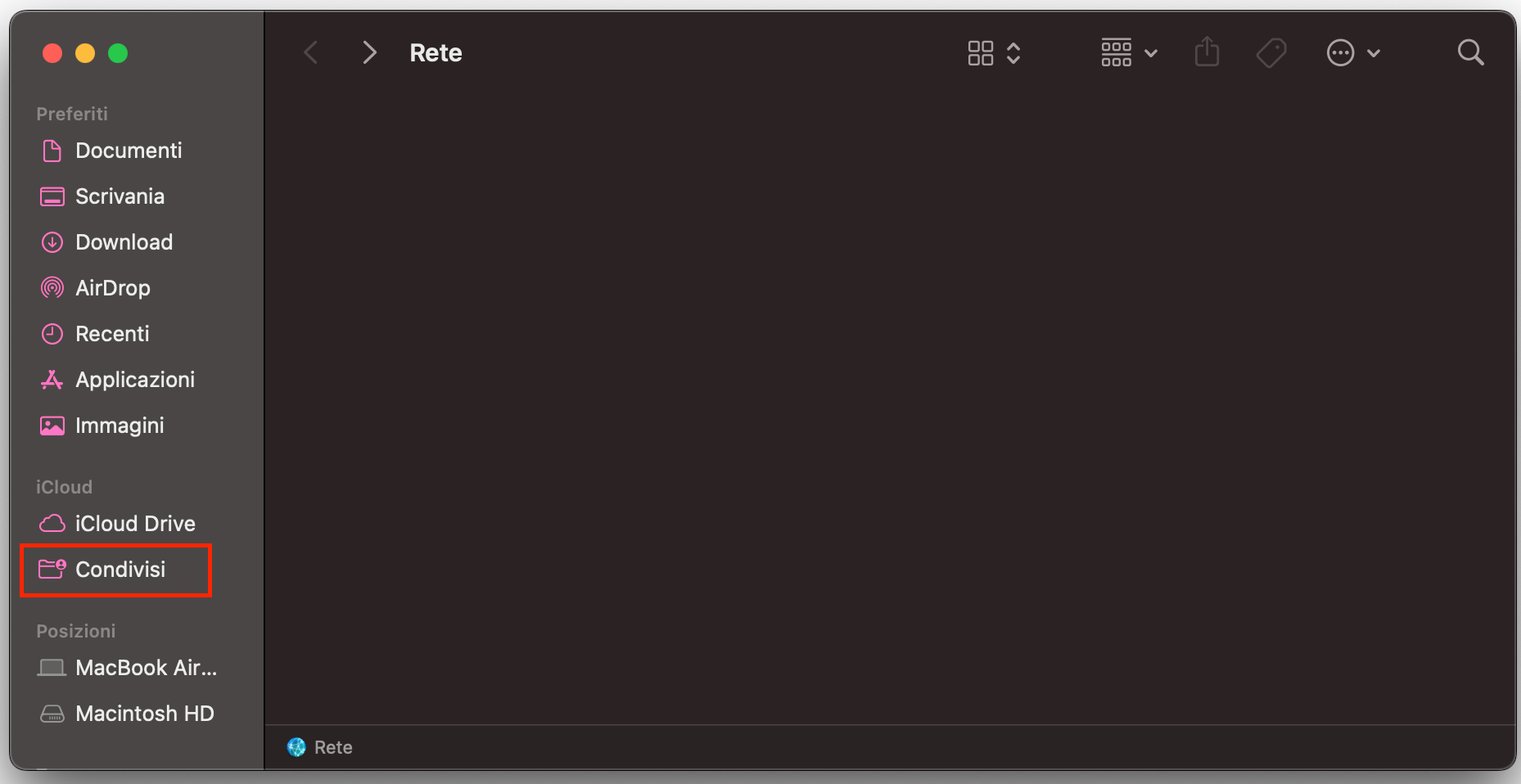 Dopo esserti connesso al disco di rete, potrai vederlo nel Finder. Quando vuoi accedervi, selezionalo dal menu laterale a sinistra.