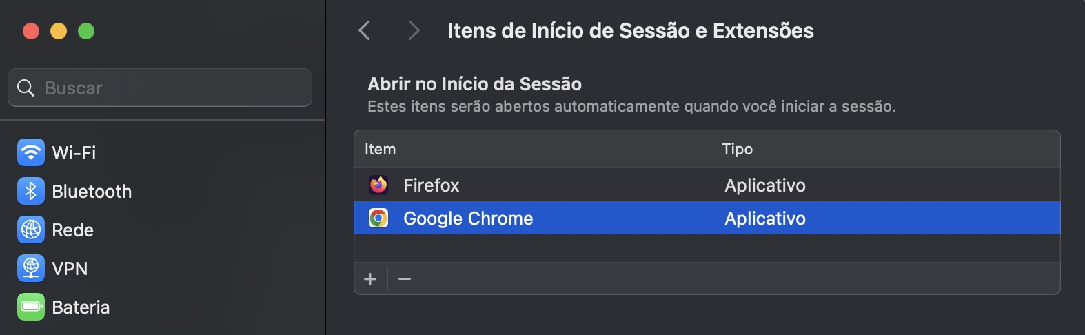 Revise a lista de aplicativos em seus Itens de Início de Sessão. Se quiser remover algum, selecione-o e clique no botão de menos (-). Assim, eles não abrirão mais ao iniciar seu Mac.