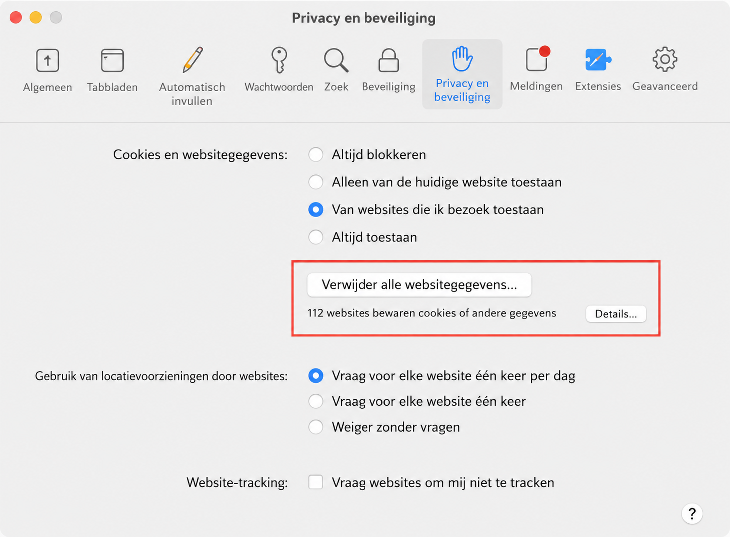 Ga vervolgens naar het tabblad Privacy, waar je de optie Verwijder alle websitegegevens vindt.