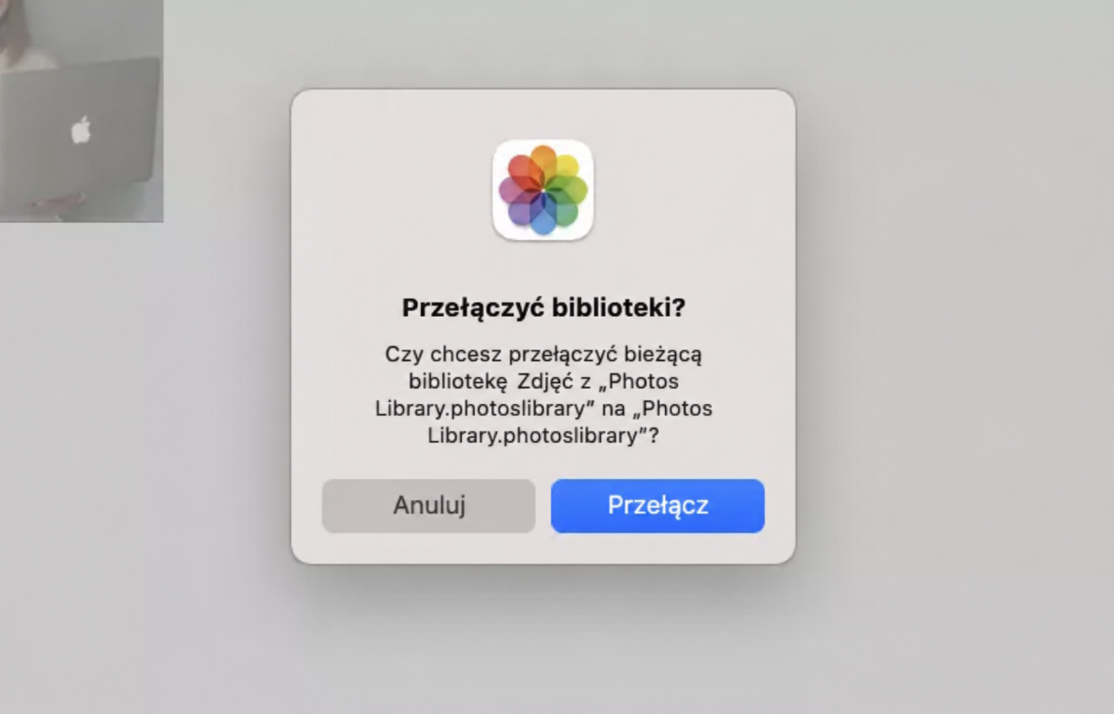 W otwartym wyskakującym oknie potwierdź przełączenie Biblioteki zdjęć