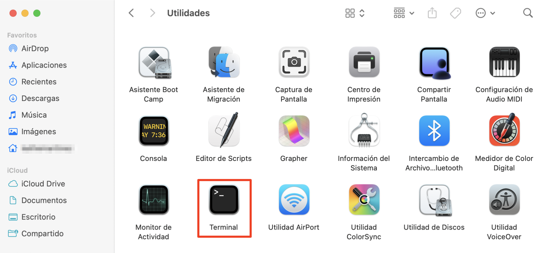 El siguiente paso es buscar la aplicación Terminal en la lista de Utilidades de tu Mac. Ahora puedes utilizarla para mostrar los archivos duplicados en tu ordenador.