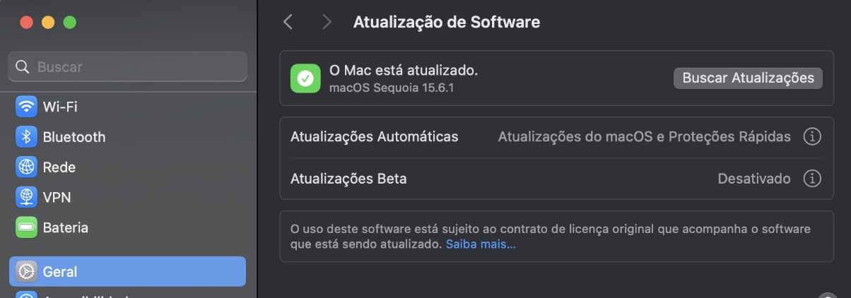 Nos seus Ajustes/Preferências do Sistema, vá para Geral e selecione Atualização de Software. Seu Mac irá buscar uma atualização; selecione Atualizar Agora se houver uma disponível.