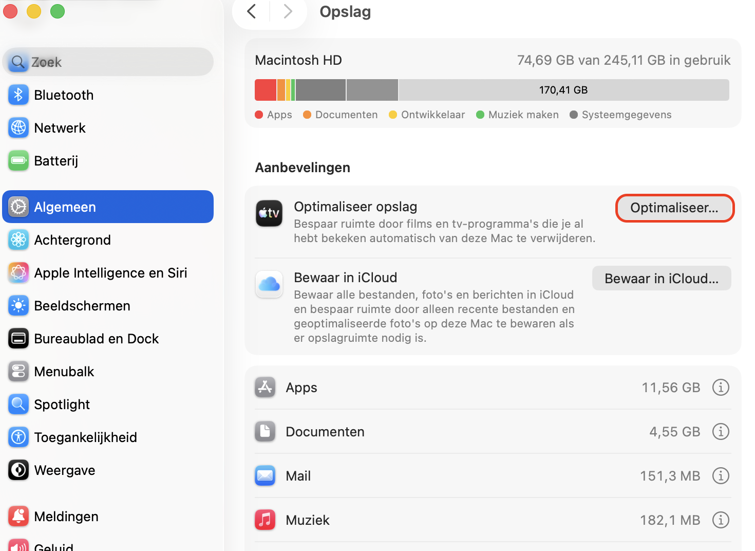 Om je Mac op te schonen van onnodige bestanden, klik op  Optimaliseer opslag.