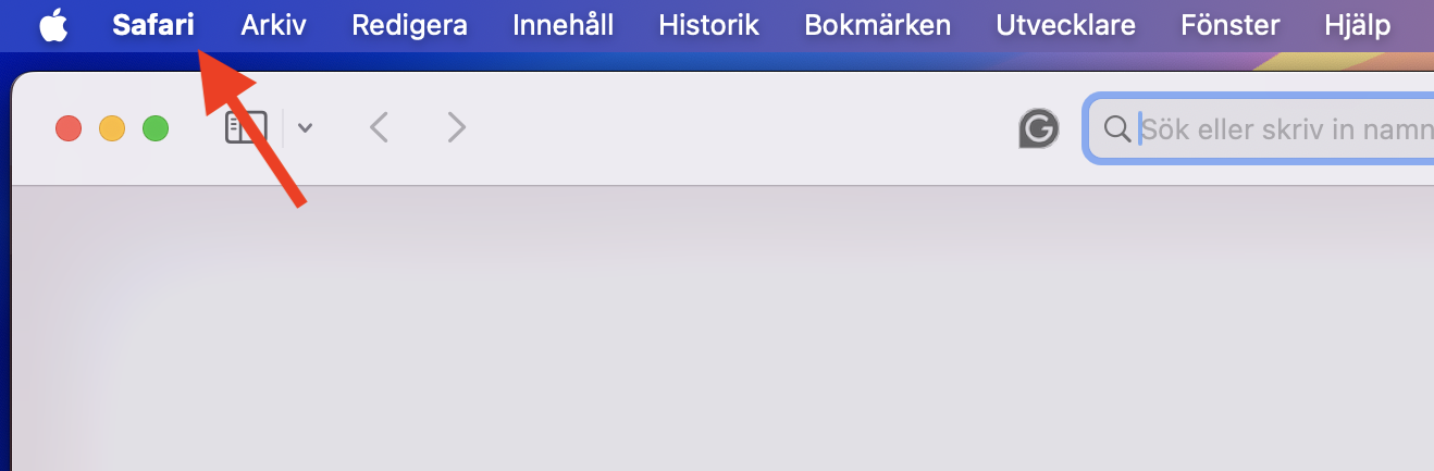 För att kontrollera Safari-versionen på Mac, börja med att öppna webbläsaren Safari och klicka på Safari i menyraden.