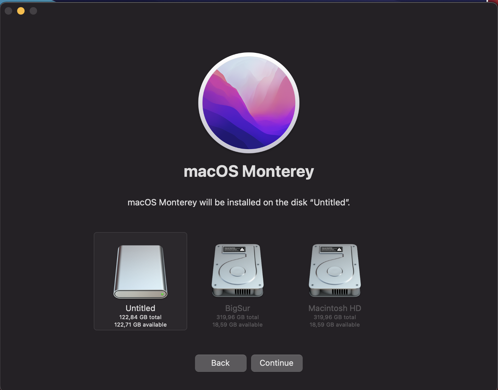 To finalize the process, run the macOS Monterey installer on your Apple computer and click the Continue button.
