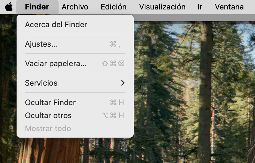 Desocultar iconos en el escritorio de un Mac. Para ello, haz clic en Finder en el Dock, dirígete a la barra de menús de la parte superior de la pantalla y selecciona Finder > Ajustes del sistema > General.