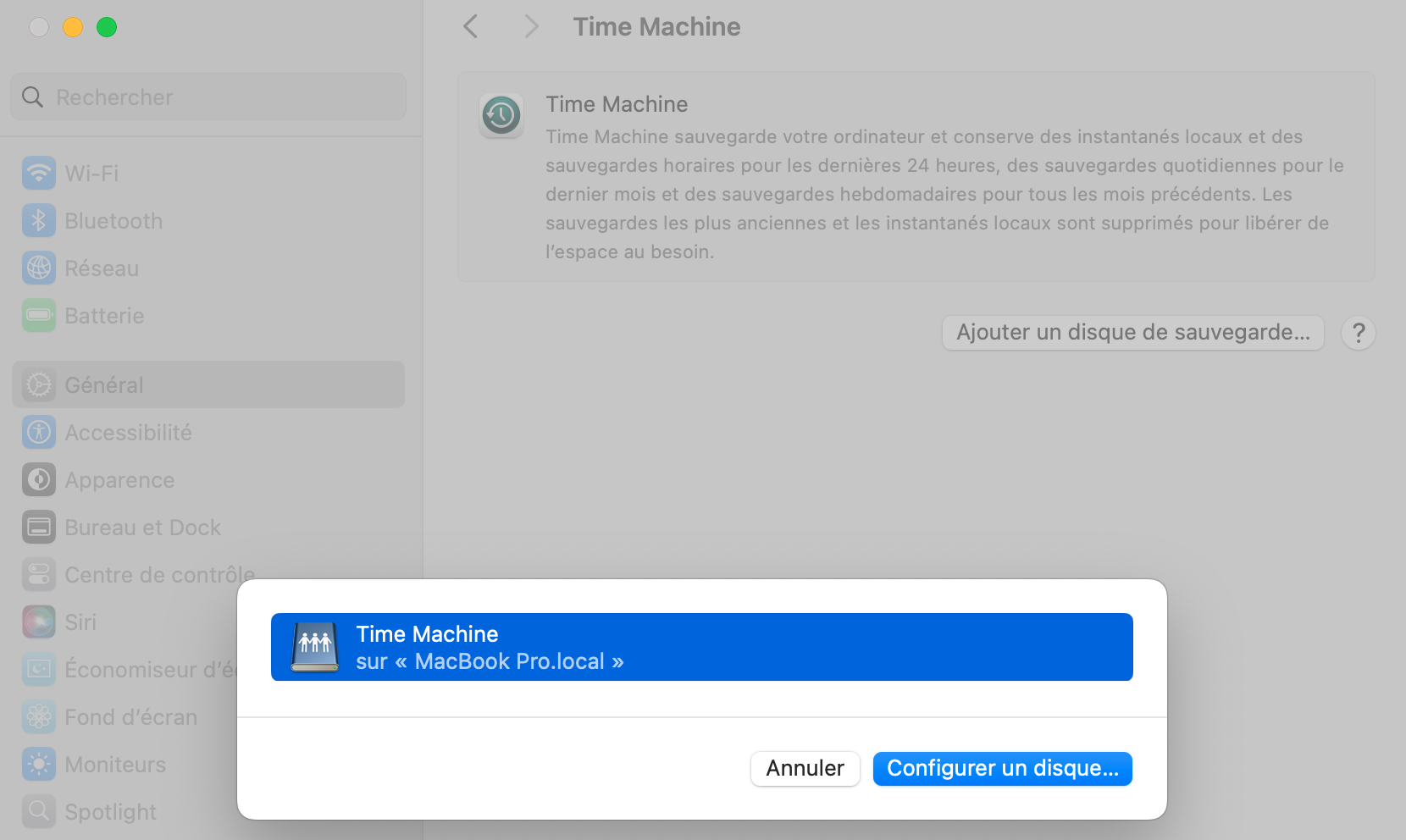 Allez dans les Réglages de Time Machine sur votre Mac principal et cliquez sur « Ajouter un disque de sauvegarde ». Ensuite, sélectionnez le dossier partagé. Allez dans les Réglages de Time Machine sur votre Mac principal et cliquez sur « Ajouter un disque de sauvegarde ». Ensuite, sélectionnez le dossier partagé.