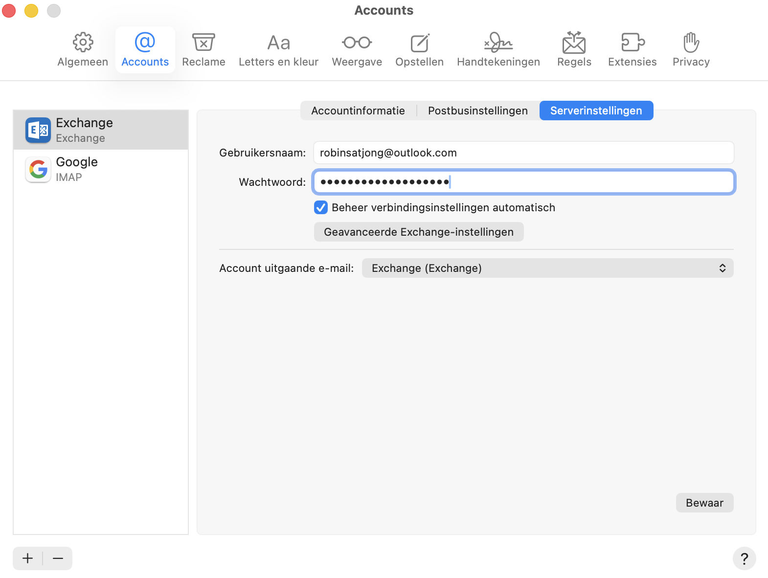 Tot slot rond je het toevoegen van een nieuw e-mailaccount op de Mac af door de gegevens van de inkomende en uitgaande mailserver in te voeren en op Log in te klikken.