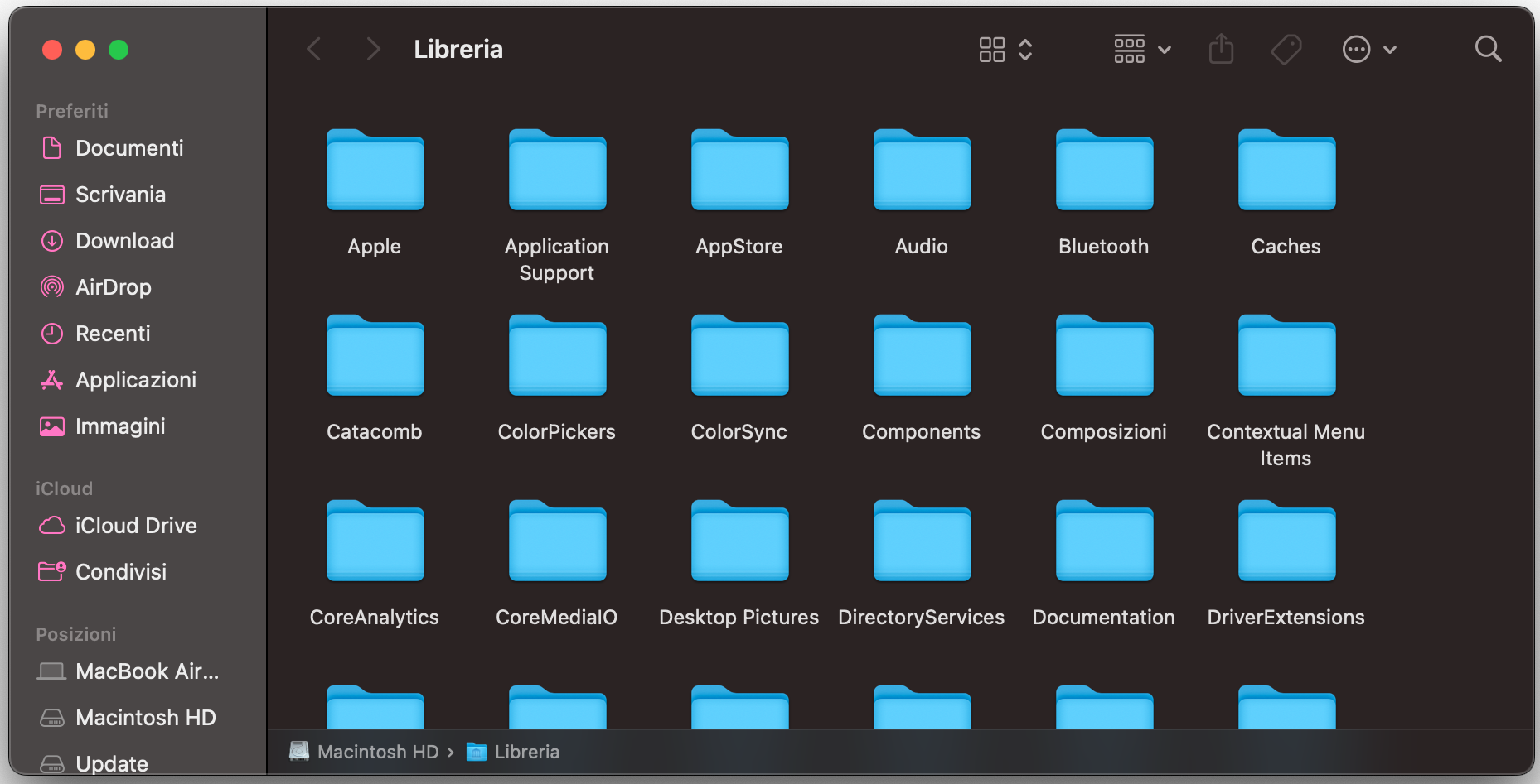 Cartella Libreria aperta su Mac con l’elenco delle cartelle delle app: seleziona quella necessaria per eliminare i file residui.