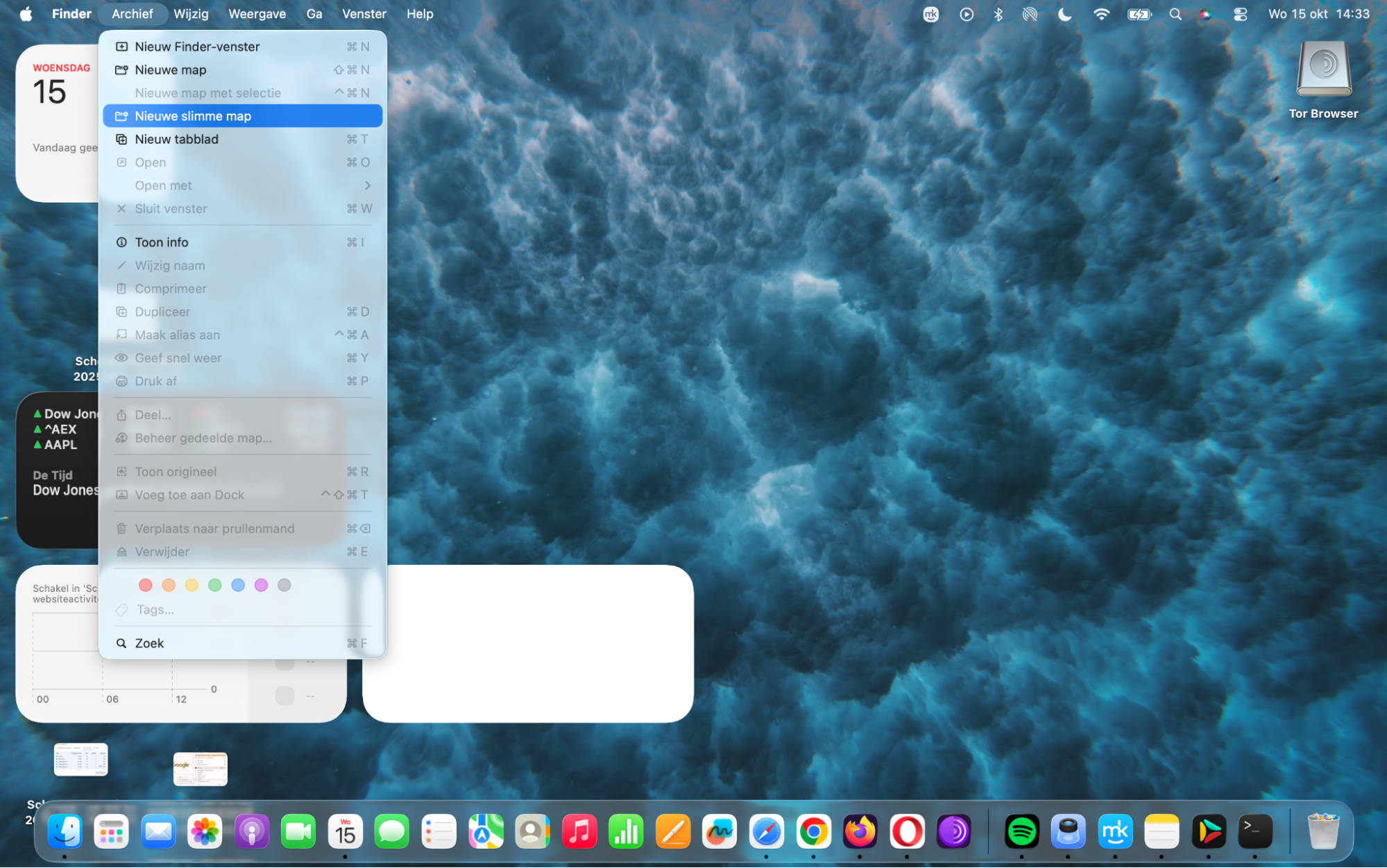 Zoek en verwijder dubbele bestanden handmatig in Finder. Klik hiervoor op Finder in het Dock en kies Archief > Nieuwe slimme map.