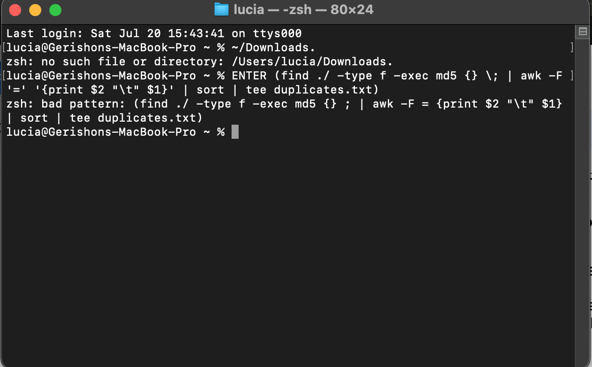 Ein Terminal-Befehl zeigt MD5-Tags an, die die verfügbaren Duplikate im Ordner Downloads auf einem Mac anzeigen.