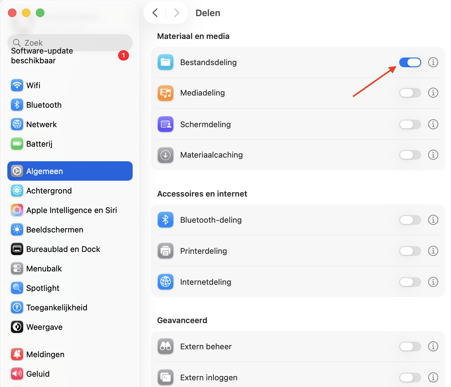 Systeeminstellingen op Mac met het menu  Delen. Om Bluetooth-bestandsdeling te gebruiken om bestanden van de ene Mac naar de andere Mac te kopiëren, schakel je Bestandsdeling in zodat je nieuwe Mac toegang krijgt tot bestanden op je oude Mac.