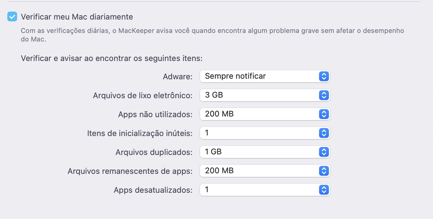 O MacKeeper no Mac mostra as Opções de verificação no menu de ajustes. Ative Verificar meu Mac diariamente e, em seguida, selecione suas preferências.