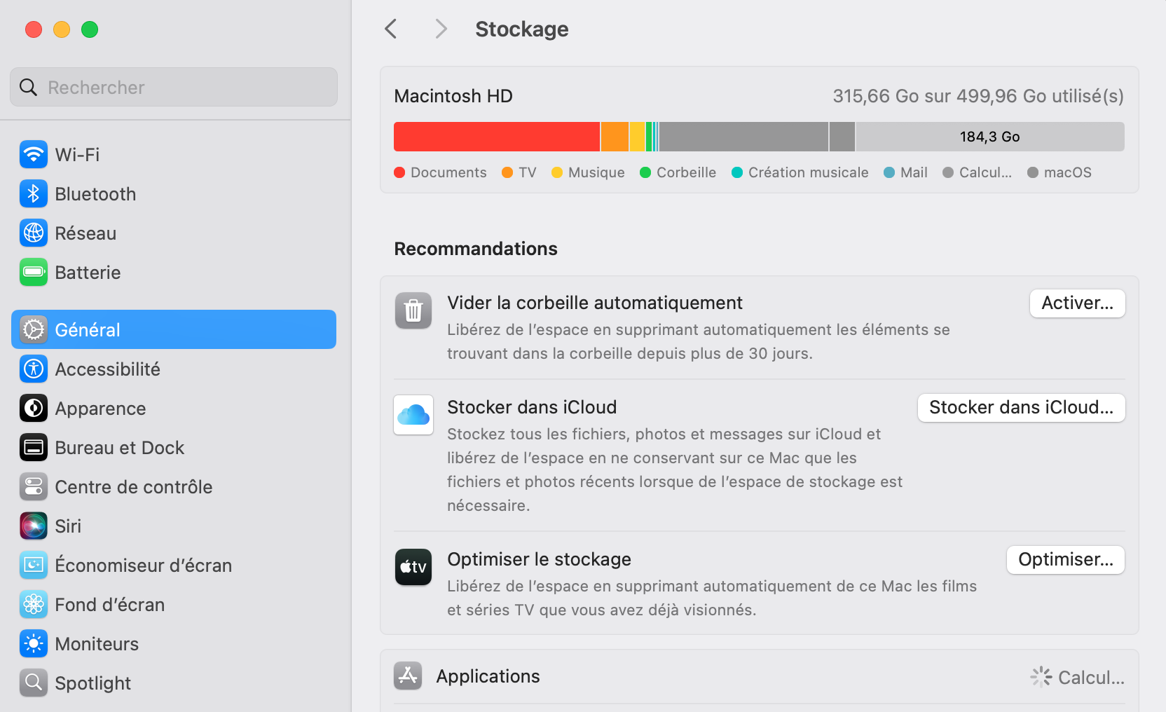 Pour savoir si 256 Go suffisent à votre MacBook, vérifiez combien d’espace vous utilisez en vous rendant dans le menu Apple > Réglages Système > Général > Stockage.