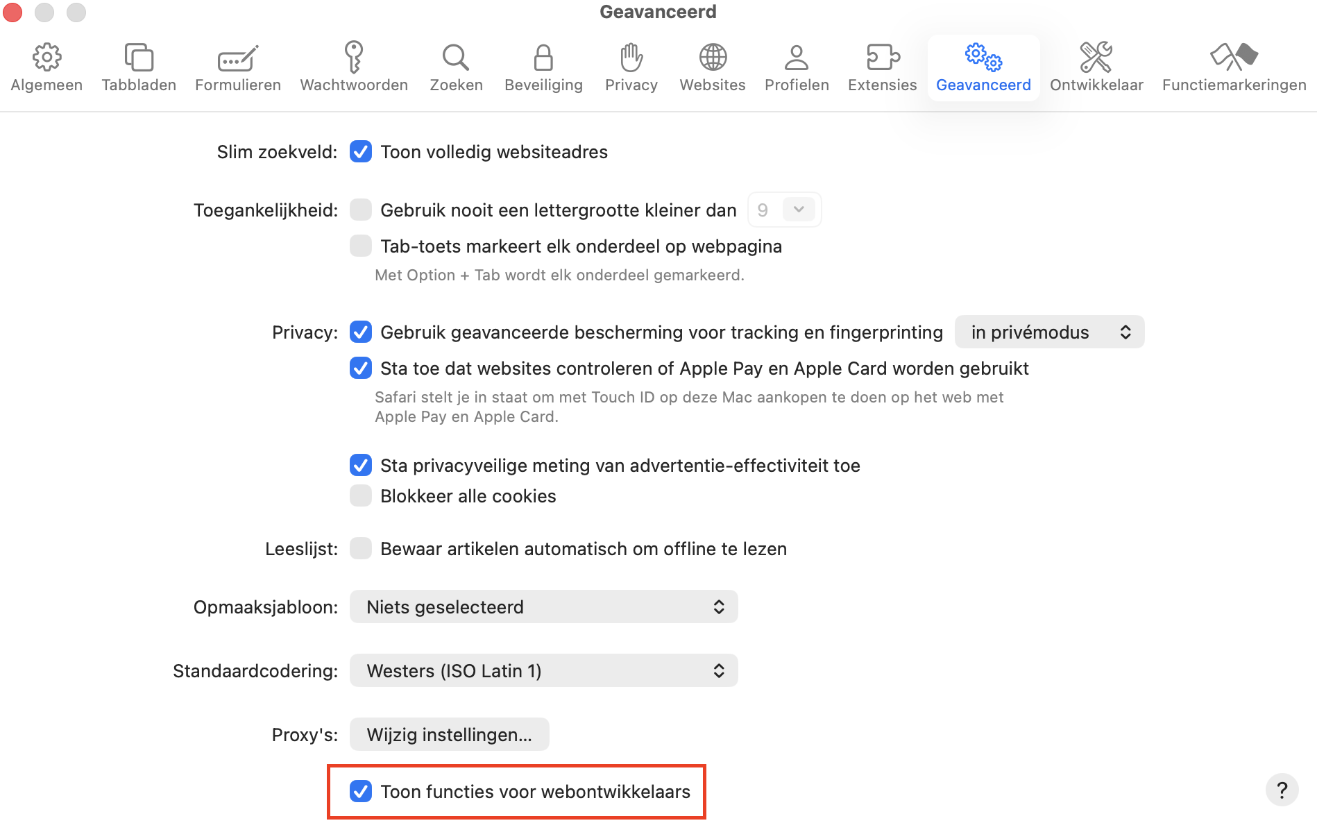 Ga vervolgens naar het tabblad Geavanceerd in de instellingen en selecteer onderaan het venster Toon functies voor webontwikkelaars.