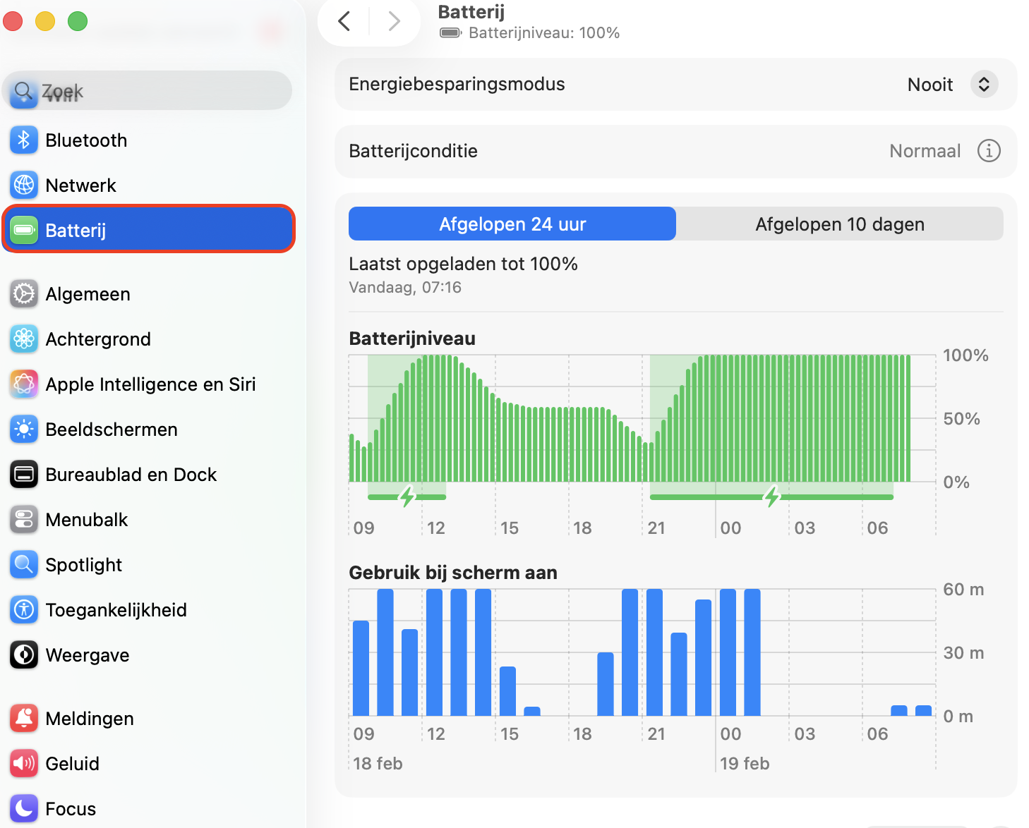 Het venster ‘Batterij’ in Systeeminstellingen op een Mac. Onderdeel van een handleiding om een probleem met een haperend MacBook-scherm op te lossen.