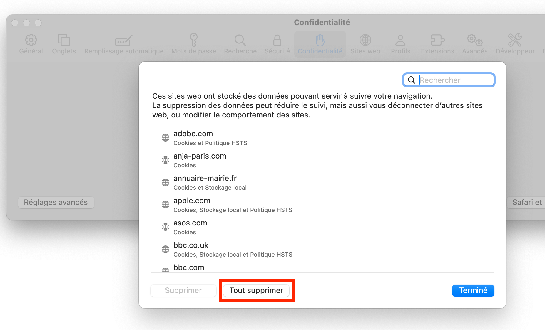 Sous-fenêtre Gérer les données de sites web dans Safari. Le bouton Tout supprimer est mis en surbrillance. Comment réinitialiser Safari : guide pour empêcher les fausses alertes McAfee de survenir sur Mac.