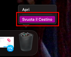 Il menu contestuale che appare dopo aver fatto clic con il tasto destro del mouse sull'icona del Cestino nel Dock del Mac. Dopo aver rimosso un'applicazione inutilizzata, svuotare il cestino per disinstallarla e liberare spazio sul Mac.