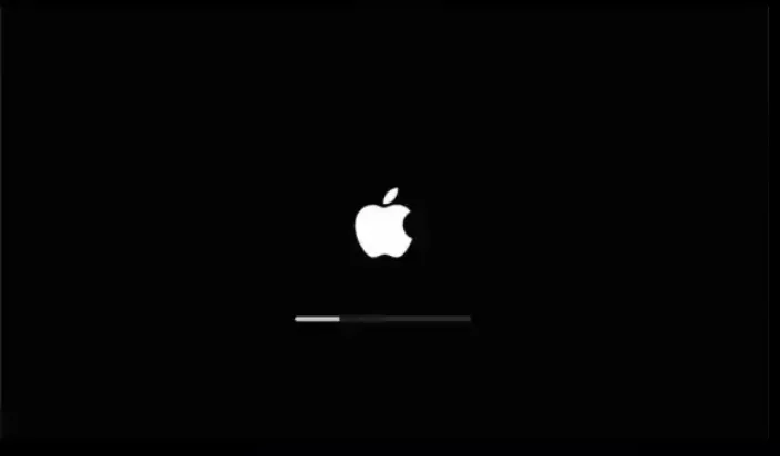 Zwolnij klawisz shift dopiero, gdy pojawi się logo Apple i pasek postępu. Gdy urządzenie będzie gotowe do zalogowania, powinieneś zobaczyć Safe Boot na ekranie logowania.