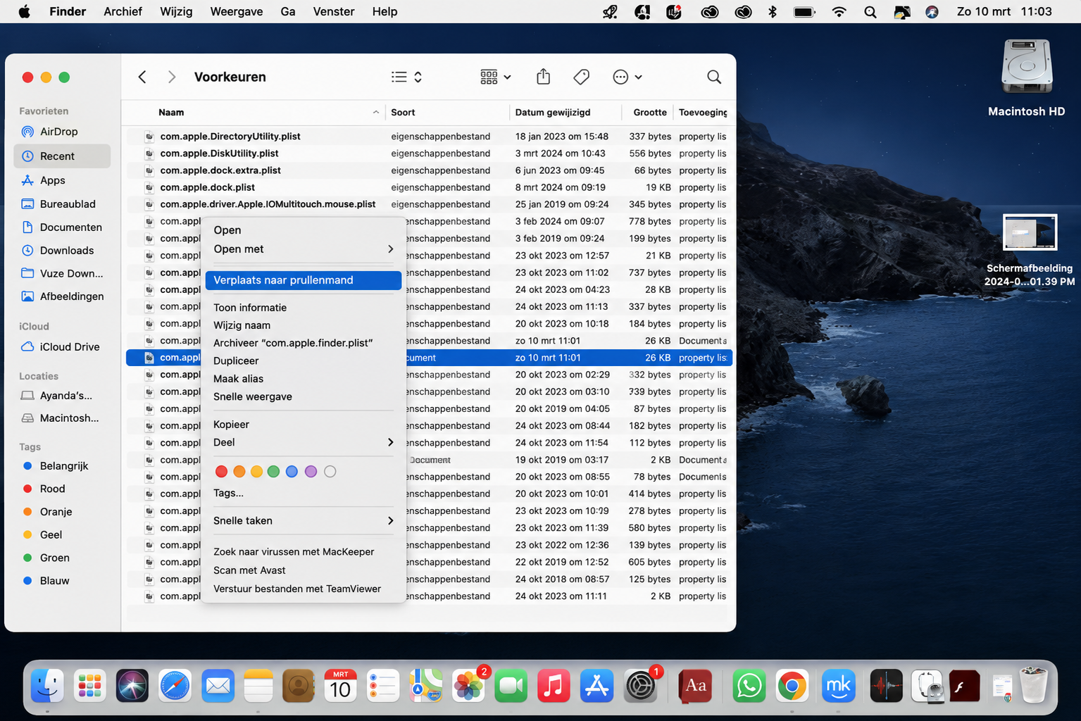 Om de voorkeurs- of PLIST-bestanden te verwijderen, zoek je het bestand com.apple.finder.plist en maak je een back-up. Sleep het vervolgens naar de prullenbak in het Dock. Of klik er met de rechtermuisknop op en kies de optie Verplaats naar prullenmand.