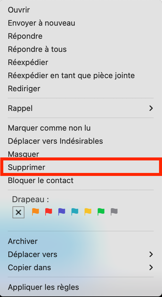 Un menu dans l'application Mail de macOS avec l’option Supprimer mise en évidence. Comment supprimer les caches Mail sur Mac : vider la corbeille en faisant un clic droit sur un e-mail.