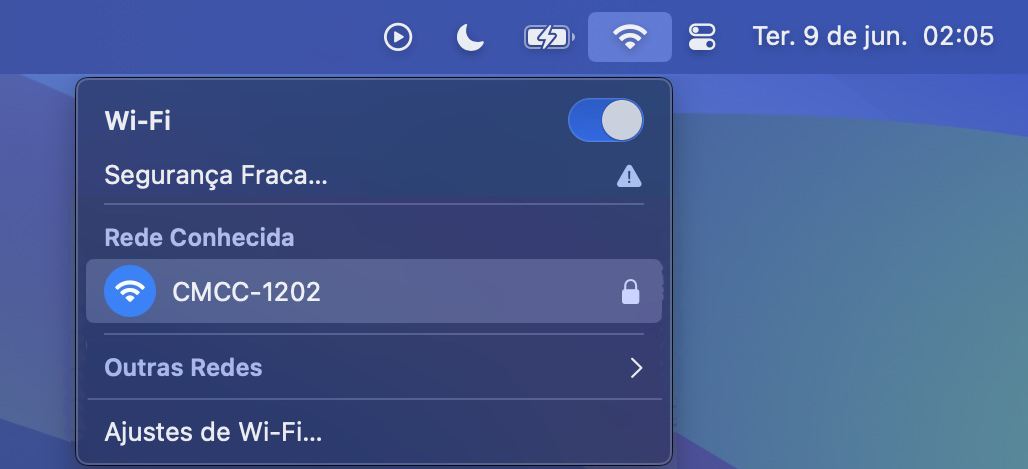 Verifique se você está conectado à Internet para solucionar problemas de câmera do Mac. Para fazer isso, clique no ícone de Wi-Fi na barra de menu superior e verifique qual conexão está selecionada.