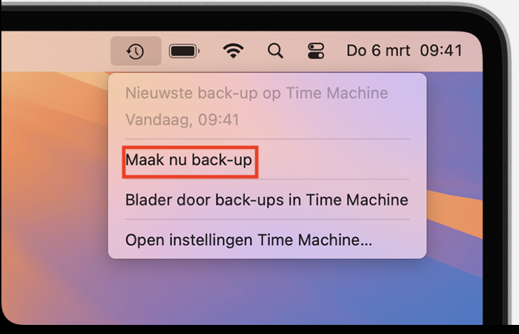 Je kunt ook een Time Machine-reservekopie starten door op het pictogram in de menubalk van je Mac te klikken en vervolgens Maak nu reservekopie te kiezen.