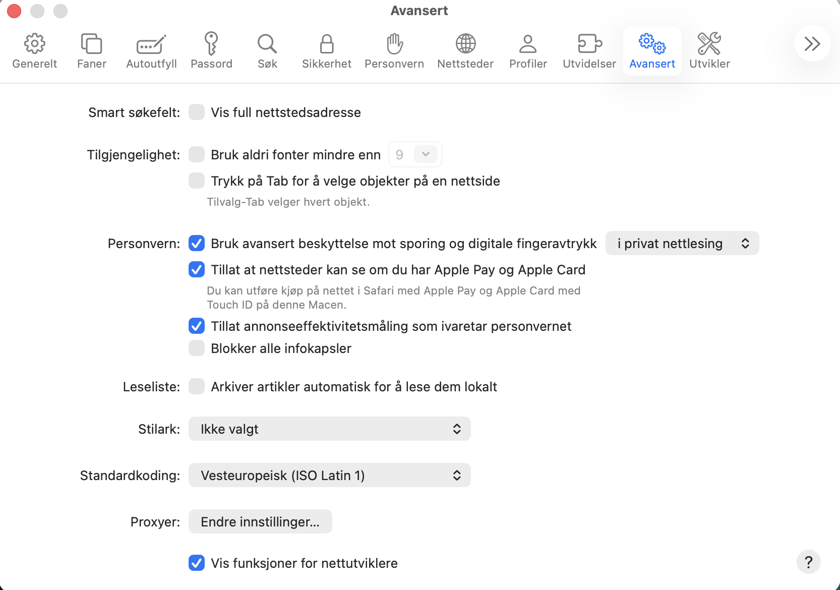 I Safari-innstillingene åpner du fanen Avansert og krysser av boksen Vis funksjoner for nettutviklere for å fortsette.