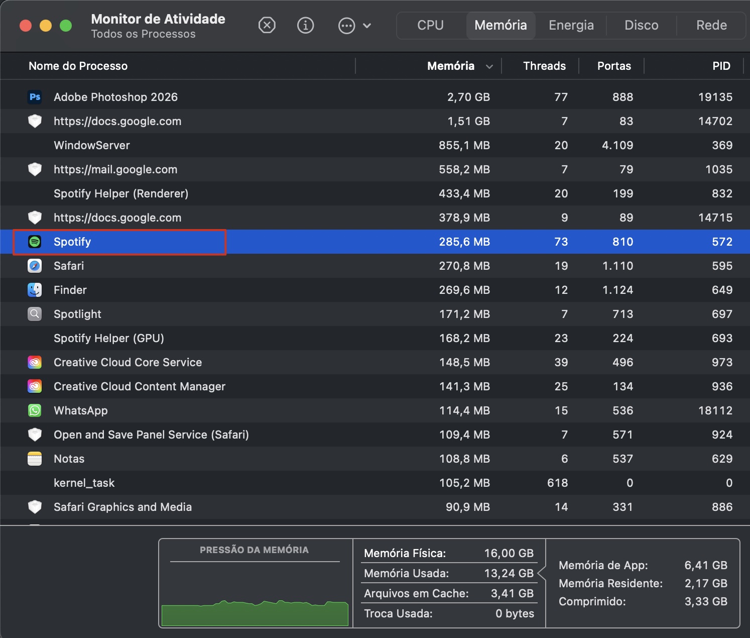 O Monitor de Atividade no Mac mostra uma lista de todos os processos em execução. Para encerrar um processo, primeiro clique duas vezes no nome do processo na lista.