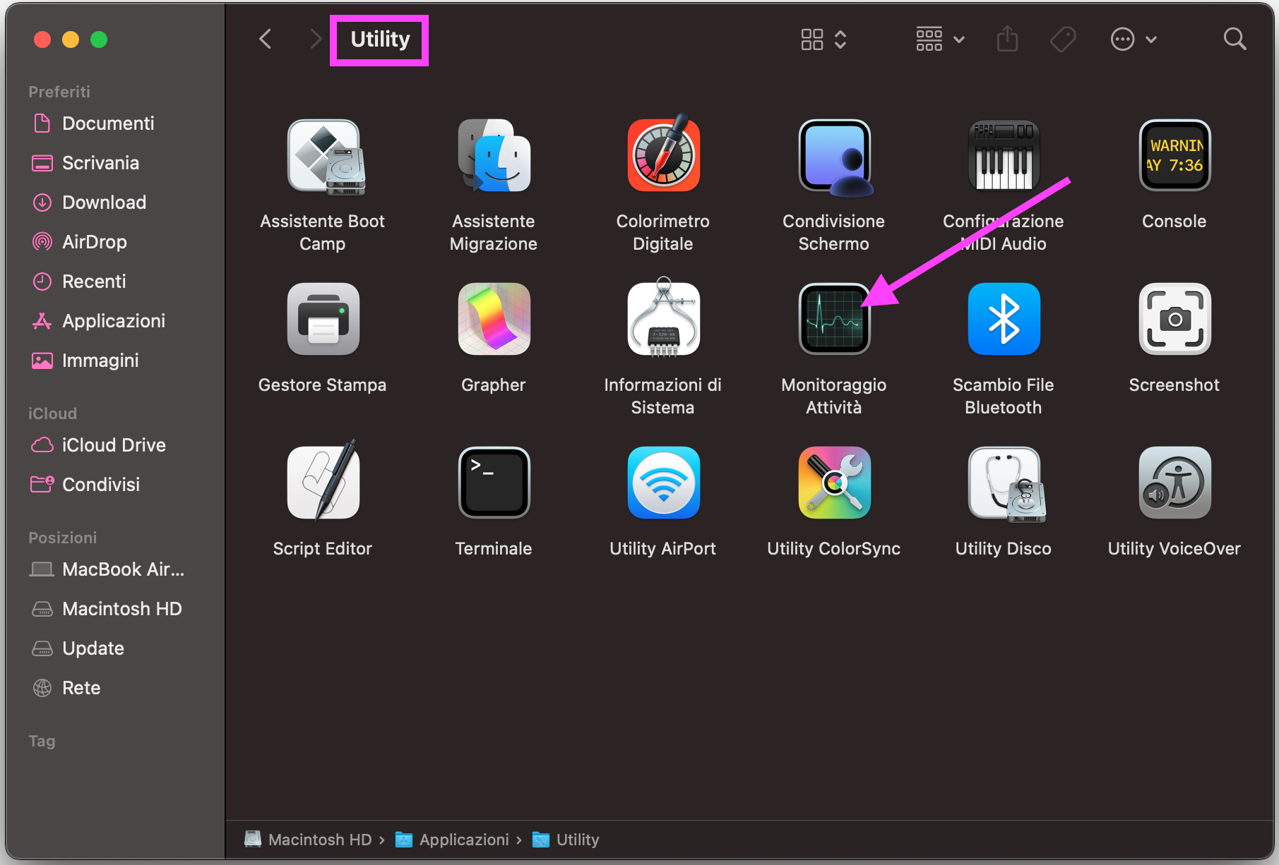 Finder su Mac mostra la cartella Utility con tutti gli strumenti integrati. Fai doppio clic su Monitoraggio Attività per avviarlo.