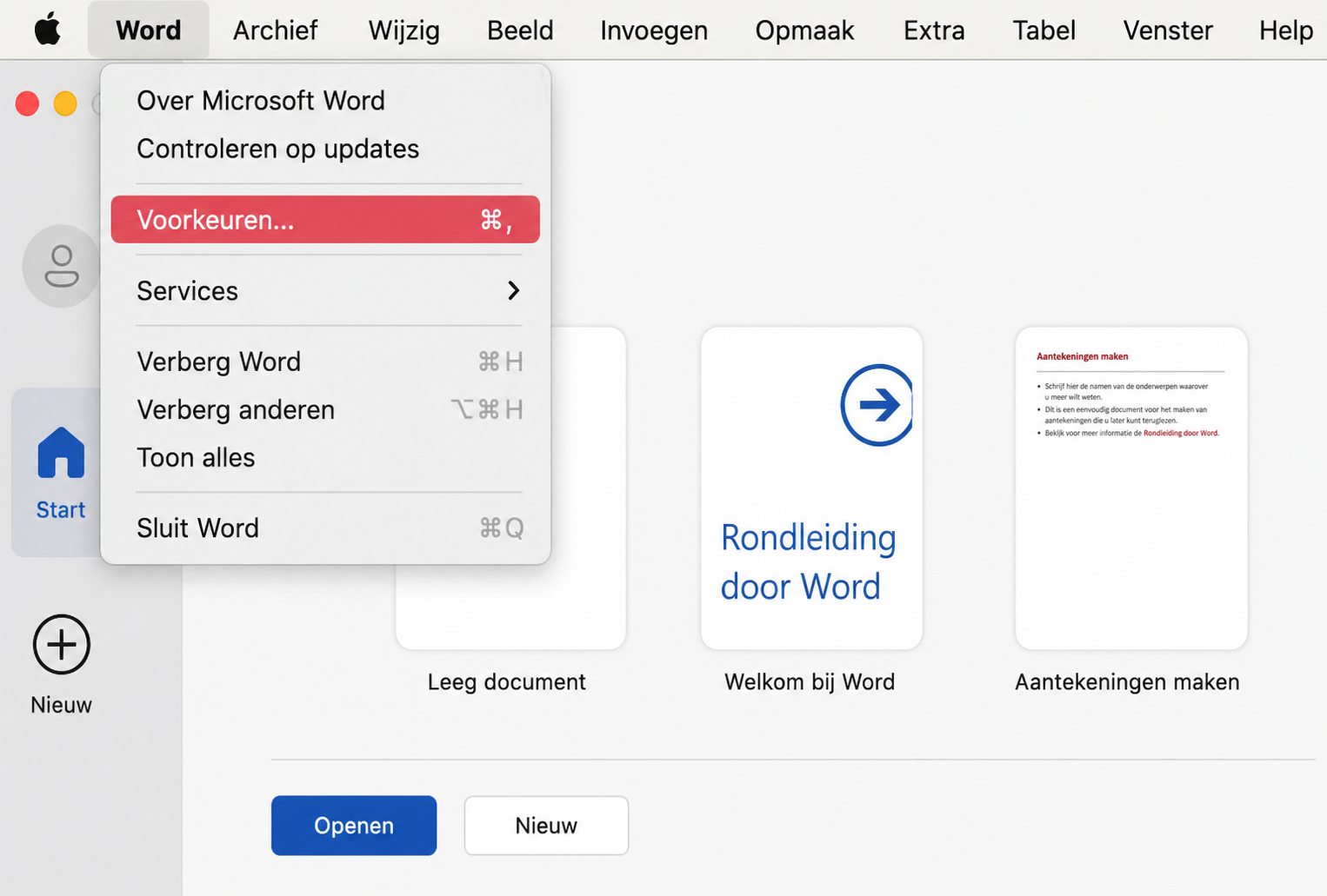 Open Word en selecteer Word > Voorkeuren in de menubalk linksboven op uw scherm. Dit brengt u naar de instellingen van de app.