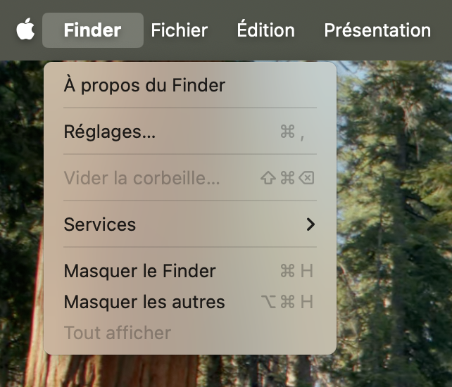 Une autre méthode à essayer pour résoudre votre problème de clé USB consiste à modifier les paramètres du Finder. Pour modifier les réglages, ouvrez le Finder, puis cliquez sur Finder dans la barre des menus. Sélectionnez Réglages/Préférences.