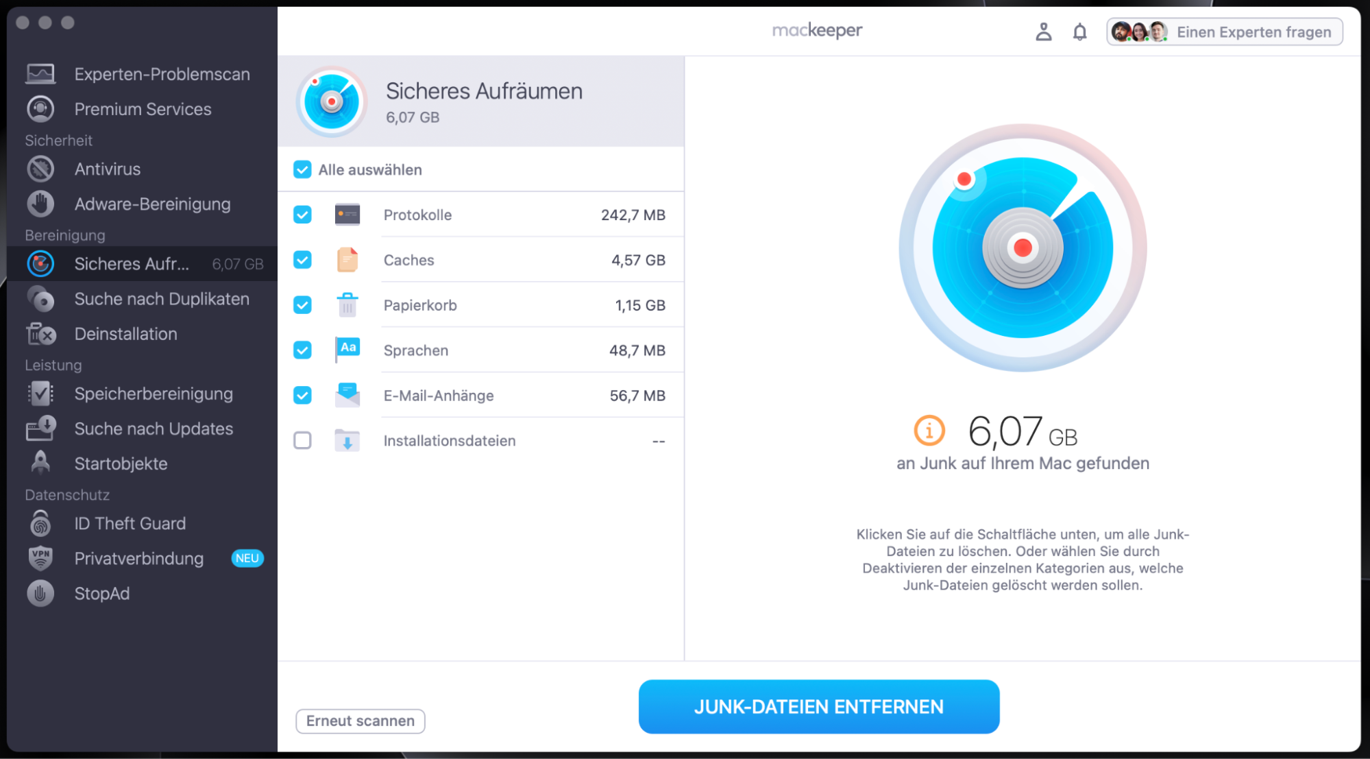 Überprüfen Sie nach Abschluss des Scans die Liste der zu entfernenden Elemente. Markieren Sie die Dateien, die Sie von Ihrem Mac entfernen möchten, einschließlich Filme, und klicken Sie auf Junk-Dateien entfernen.