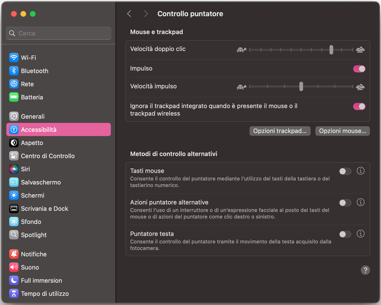Nel pannello Controllo puntatore puoi anche regolare la direzione dello scorrimento e la velocità del puntatore per Trackpad e Mouse.