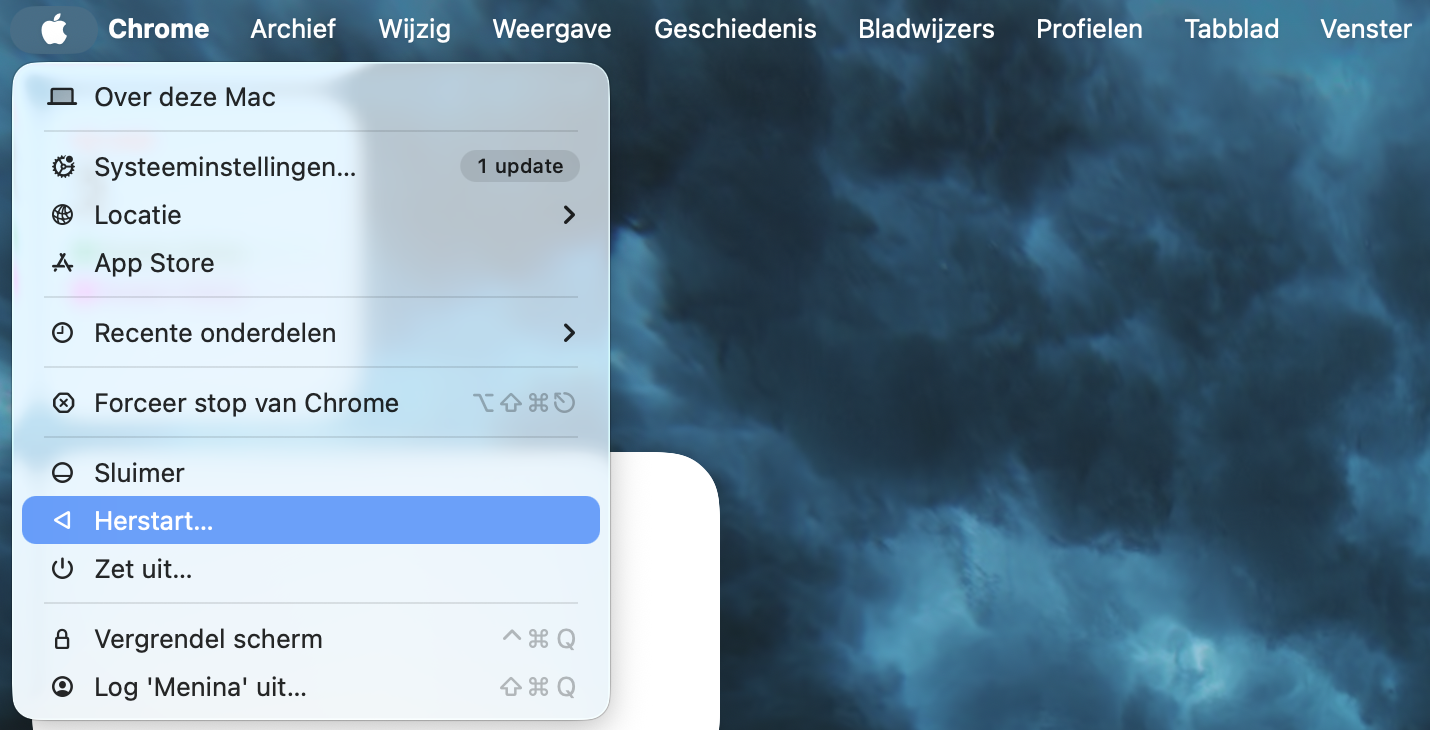 Start je Mac af en toe opnieuw op: Om je MacBook opnieuw op te starten, klik je op het Apple-menu via het Apple-logo.
