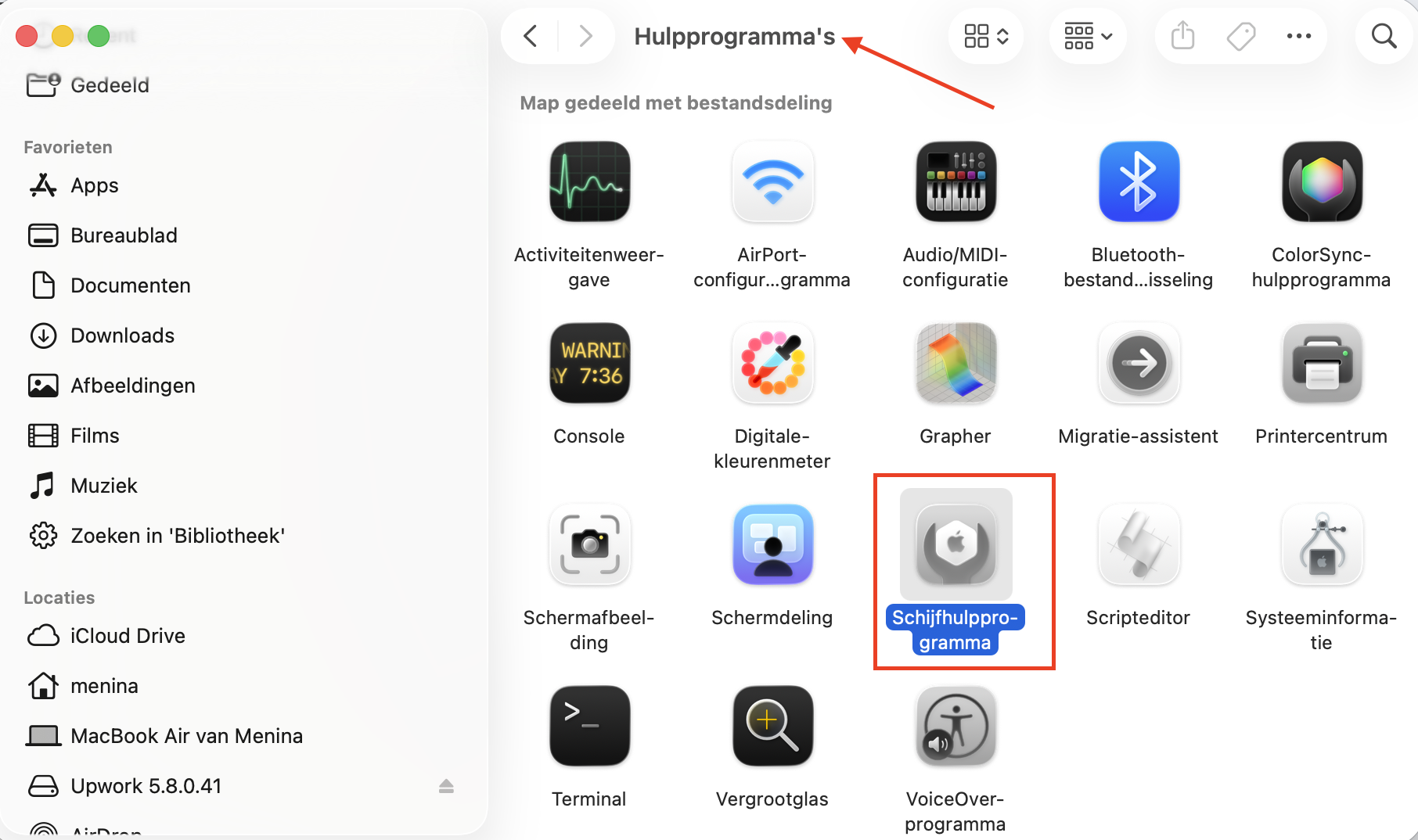 Schijfhulpprogramma in de map Hulpprogramma’s op Mac. Als je je afvraagt hoe je beschadigde bestanden op een Mac kunt herstellen, voer dan Eerste Hulp uit op de schijf met Schijfhulpprogramma om fouten te herstellen.