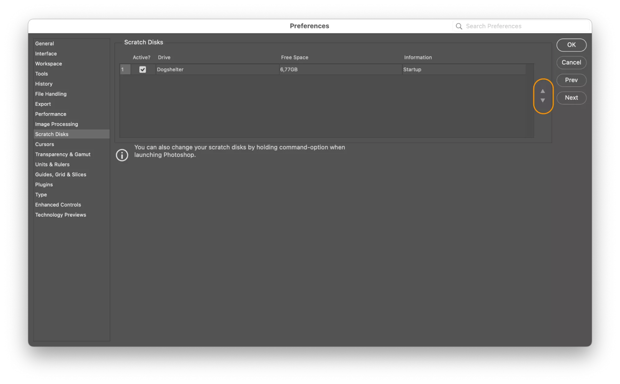 For å fortsette prosessen med å bytte arbeidsdisk på en Apple-datamaskin, i vinduet Scratch Disks, vis listen over arbeidsdiskene dine, endre prioriteringene etter behov, og bekreft med OK.