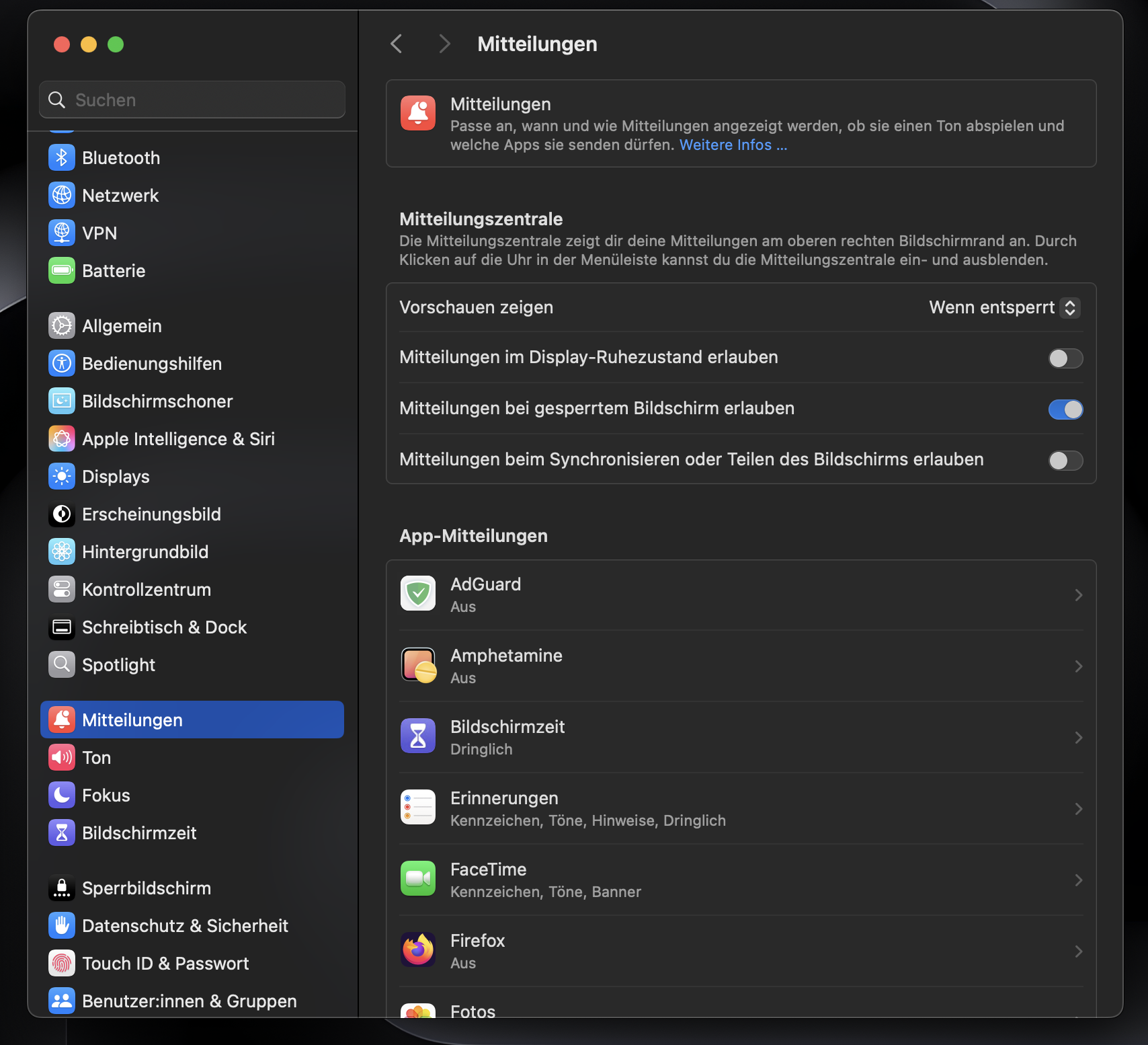 Die Option Mitteilungen ist in den Systemeinstellungen auf einem Mac blau markiert, um Benachrichtigungen für Microsoft AutoUpdate zu deaktivieren.