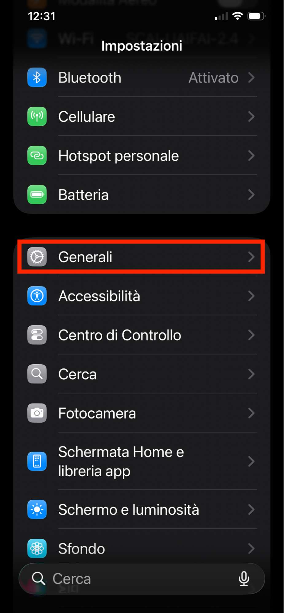 L’app Impostazioni su iPhone che mostra un elenco di opzioni di sistema. Seleziona Generali per ripristinare le impostazioni di fabbrica del dispositivo.