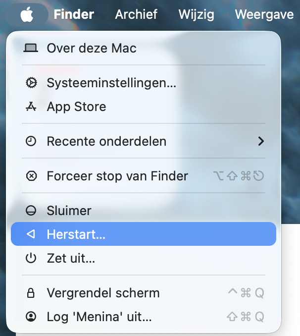 Als je problemen ervaart nadat je je macOS naar de nieuwste versie hebt bijgewerkt, kun je als oplossing je Mac opnieuw starten. Klik hiervoor op het Apple-symbool en selecteer Herstart.