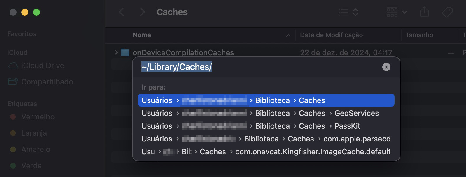 O Finder no Mac mostra a função Ir para Pasta. Digite ~/Library/Caches para ir até a pasta Caches, onde você pode excluir quaisquer arquivos de cache que não sejam necessários.